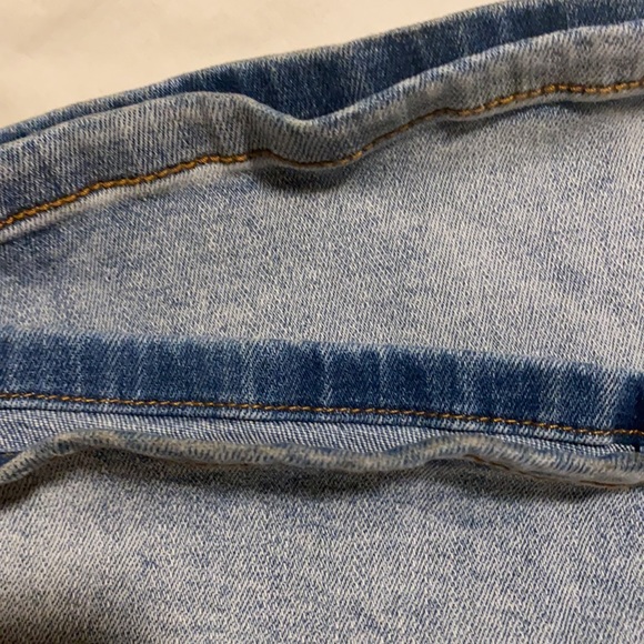 HONEYBUM FIA DISTRESSED SPLIT HEM JEAN - Picture 8 of 9